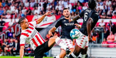 Tο ποδόσφαιρο της PSV, η κόκκινη και τα γκολ