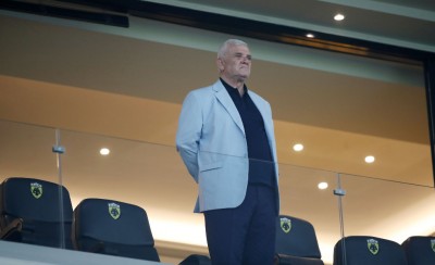 Eσάς θα αντιγράψουμε; Ας γελάσουμε...