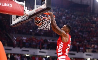 Mπροστά στο ημίχρονο, με σούπερ Μπολομπόι!