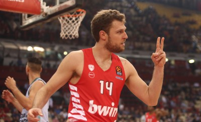 Βεζένκοβ: «Να παίξουμε στο 100% μας» 