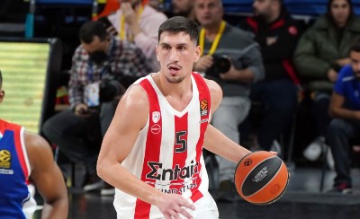 Λαρεντζάκης: «Ξεχνάμε την ήττα, πάμε για τη νίκη με τον Παναθηναϊκό»