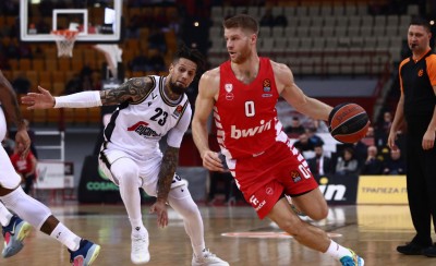 Απίστευτο buzzer-beater από τον Ουόκαπ! (video)