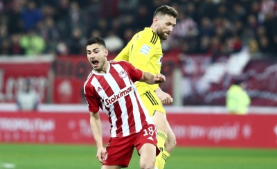 Πώς γίνεται να «κατάπιαν» την κόκκινη στο πάτημα που δέχθηκε ο Μασούρας; (photos)