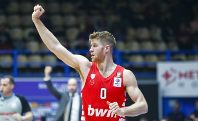 Με Ουόκαπ πέρασε από το «μπλόκο» της Περιστερίου ο Θρύλος!