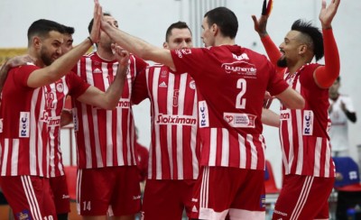 Θρυλικό «διπλό» μέσα στη Σύρο!