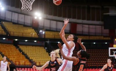 Ρεσιτάλ κακής διαιτησίας στο ΣΕΦ...