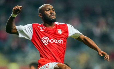 Θέλει να τελειώσει του Mουσράτι…