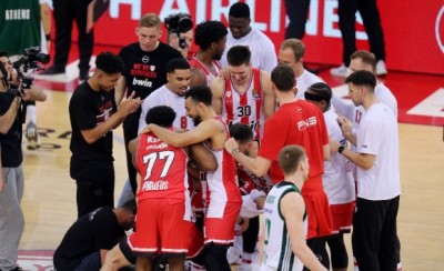 Αποθέωση για Μπαρτζώκα και παίκτες!