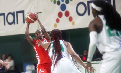 Τίτλο στο ΣΕΦ με τον κόσμο του!