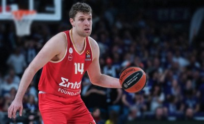 «Oδοστρωτήρας» Βεζένκοφ, περνάει και πάνω από την Παρτιζάν!