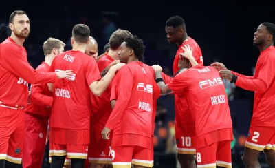 ΚΑΕ Ολυμπιακός: «Μια γροθιά» (photo)