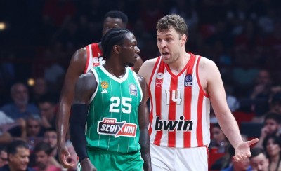 Θα πέσει... μπασκετικό ξύλο