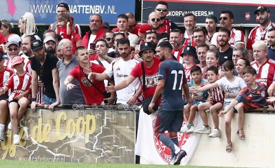 H «ερυθρόλευκη» παρακάμερα από το φιλικό με την Μπρέντα! (video)