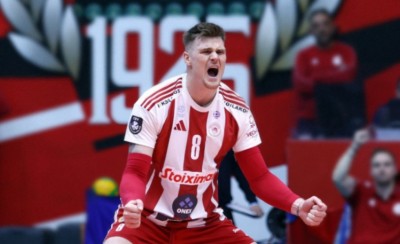 Αγκαλιά με την πρόκριση!