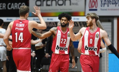 Με το βλέμμα στην Παρί