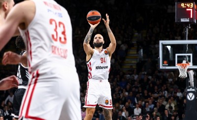 Ανεβαίνει την κατάλληλη στιγμή