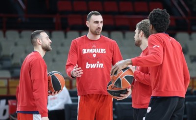 Με Μιλουτίνοφ κόντρα στην Μπάγερν