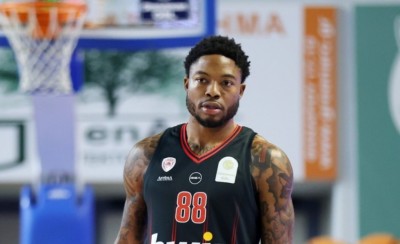 Τζόουνς: «Αγαπώ το περιβάλλον στον Ολυμπιακό, χαρούμενος που παίζω μπάσκετ»