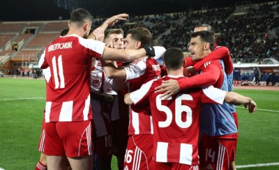 Αγγίζει ξανά κορυφή και περιμένει να ξετυλίξει το δώρο!