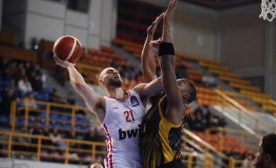 Στο... ρελαντί «πέταξε» στα ημιτελικά ο Θρύλος 