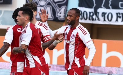 «Ερυθρόλευκη» παρέλαση στο Ηράκλειο!