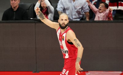 Διέλυσε την Φενέρ ο τρομερός Θρύλος!