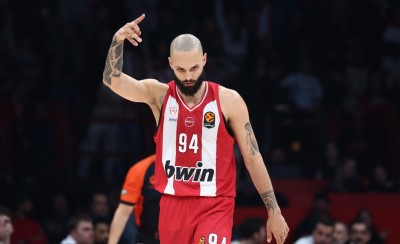 Για το 24-12 και την παραμονή στην κορυφή ο Ολυμπιακός