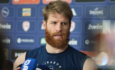 Γουόκαπ: «Χαζό το θέμα με το διαβατήριό μου»