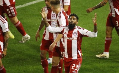 Ο Ροντινέι γράφει ιστορία στο Λιμάνι