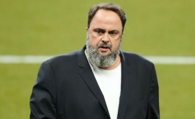 Δεν χρειάζεται κανέναν και γι' αυτό είναι Ηγέτης!