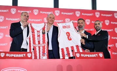 Ολυμπιακός και Superbet εγκαινίασαν τη νέα τους συνεργασία μέχρι το 2032