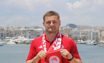 Σμιτ: «Ανυπομονώ να φορέσω την ερυθρόλευκη φανέλα»