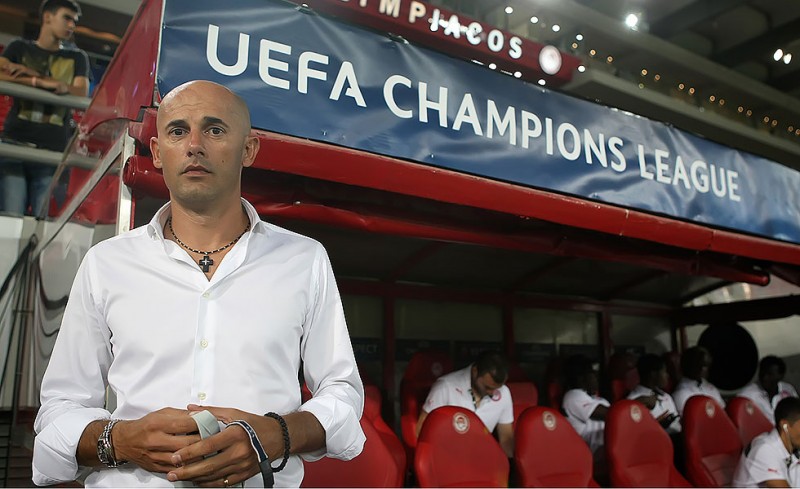 Υποκλίθηκε και ο Τζόλε!