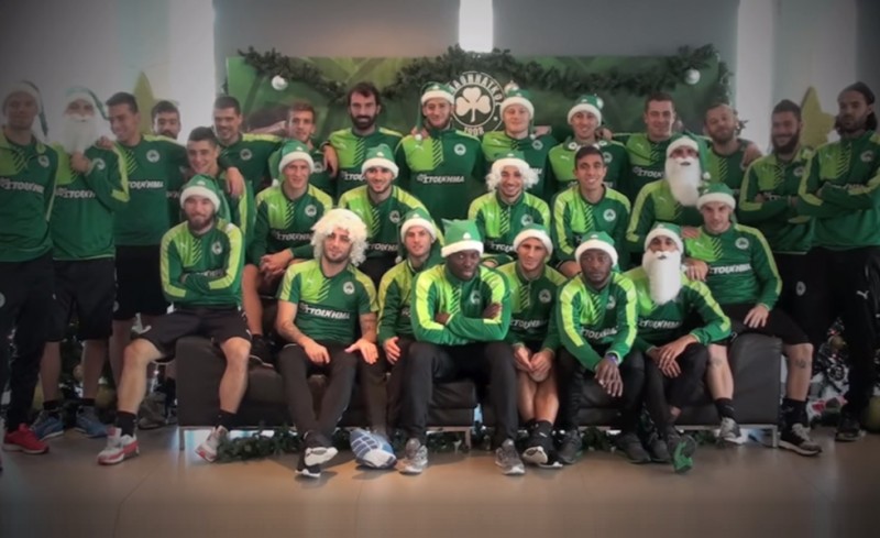 Ψάχνουν για έσοδα με... κάλαντα!