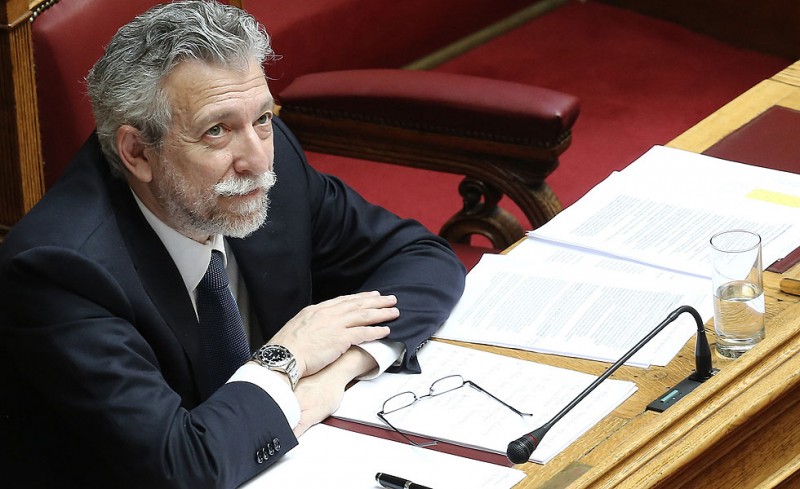 Αποκλειστικό: Ψάχνει ιερέα για τα βαφτίσια της Θύρας 13 ο Κοντονής!