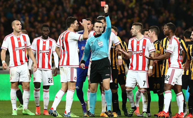 Ψάχνει οφθαλμίατρο! (video)