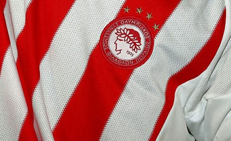 Με τα ερυθρόλευκα ο Θρύλος (photo)