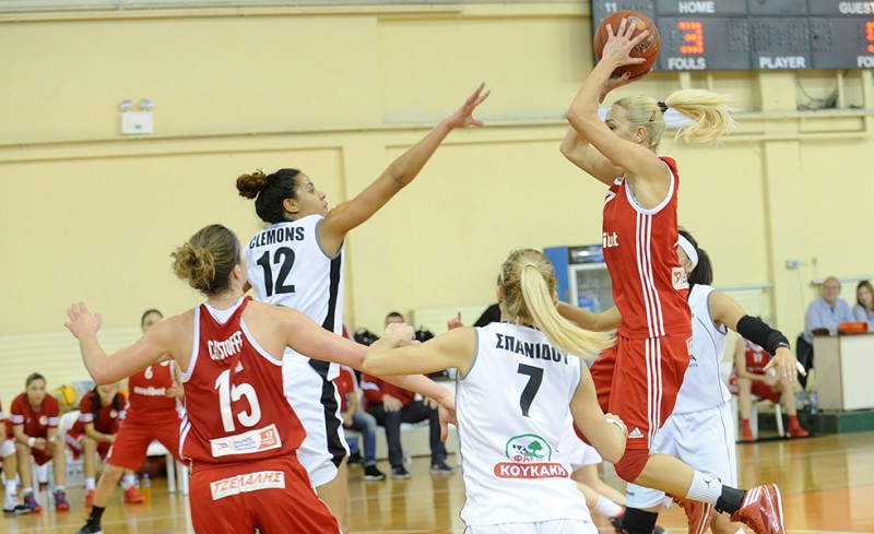 Οι διαιτητές του ημιτελικού...