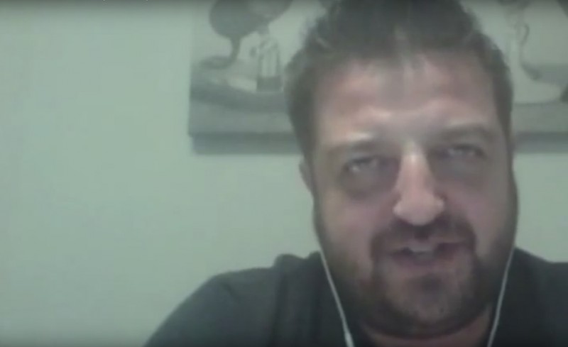 Βλέπουν μπάλα με τα κιάλια... (audio)