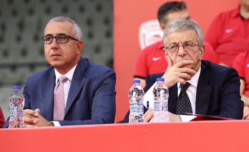 Διπλή εκπροσώπηση στο Λονδίνο