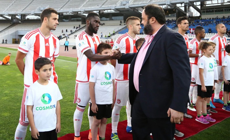 Το τελετουργικό πριν τη σέντρα