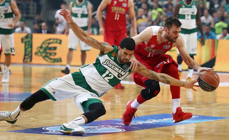 Μα να μιλάτε εσείς!