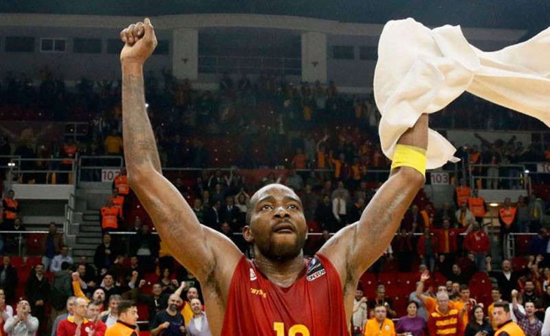 Έκανε εμετό την ώρα του ματς ο Λάσμε!