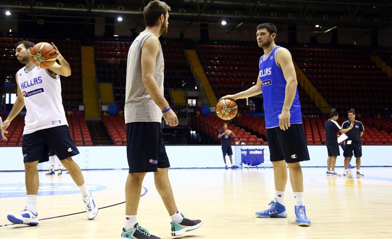 Έξι παίκτες του Θρύλου στην προεπιλογή