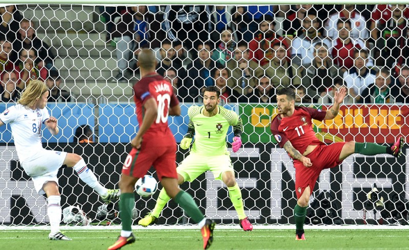 Stop στην Πορτογαλία (video)