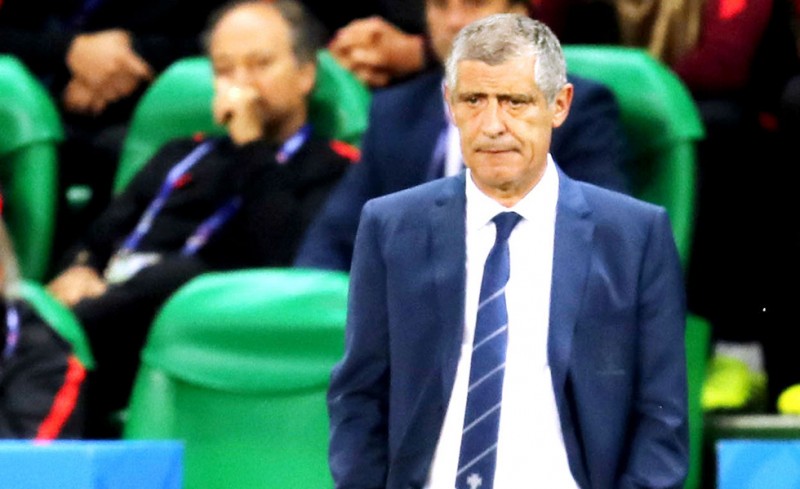 Τον Σάντος μην ξεχάσετε να αποθεώσετε, ε;