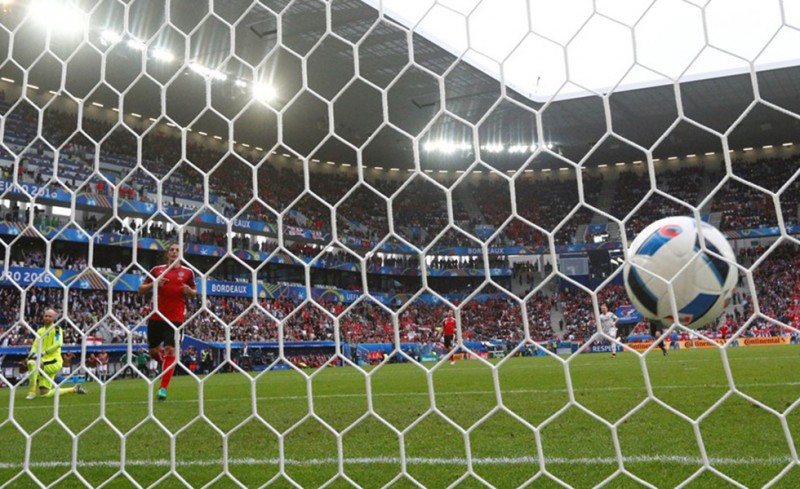 Με το... δεξί η Ουγγαρία του Στορκ (video)