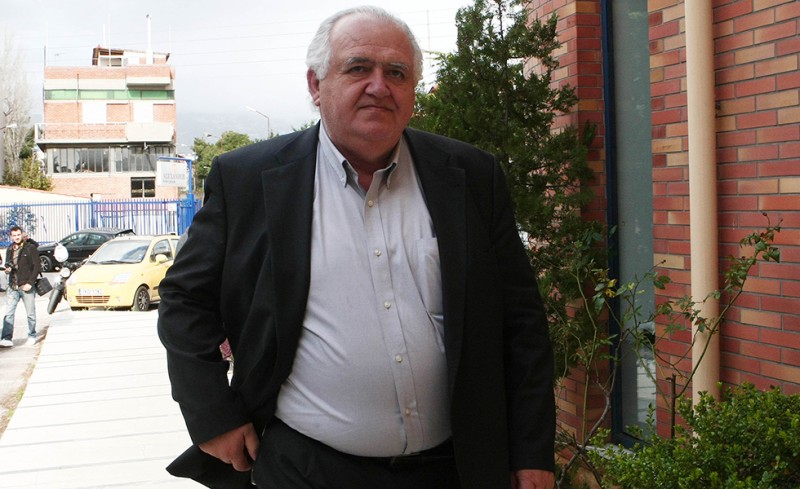 Τον εκθέτει για το θέμα του γηπέδου!