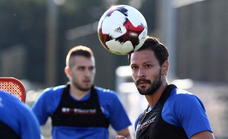 Θρύλος με Ντε Λα Μπέγια!