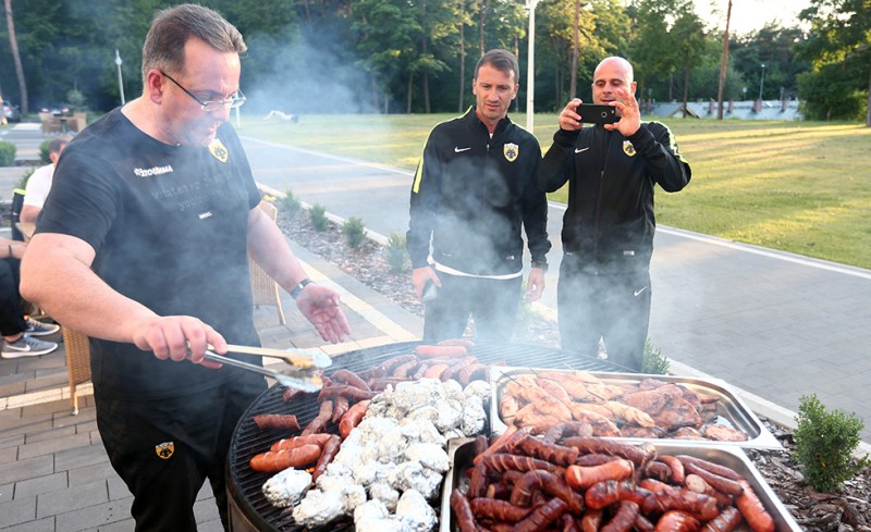 Ενα πιάτο λουκάνικα θα το έχουν στην ΑΕΚ